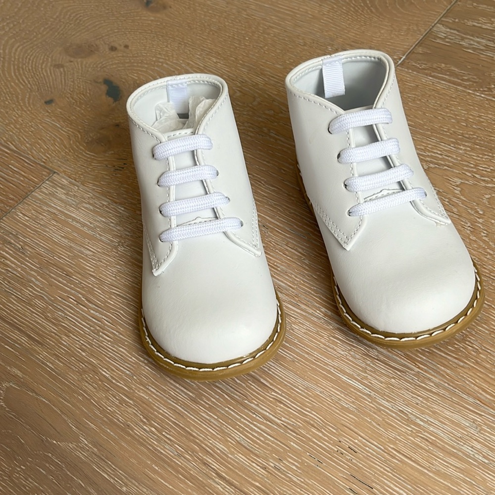 Brand new Baby Deer begin walking shoes size 6